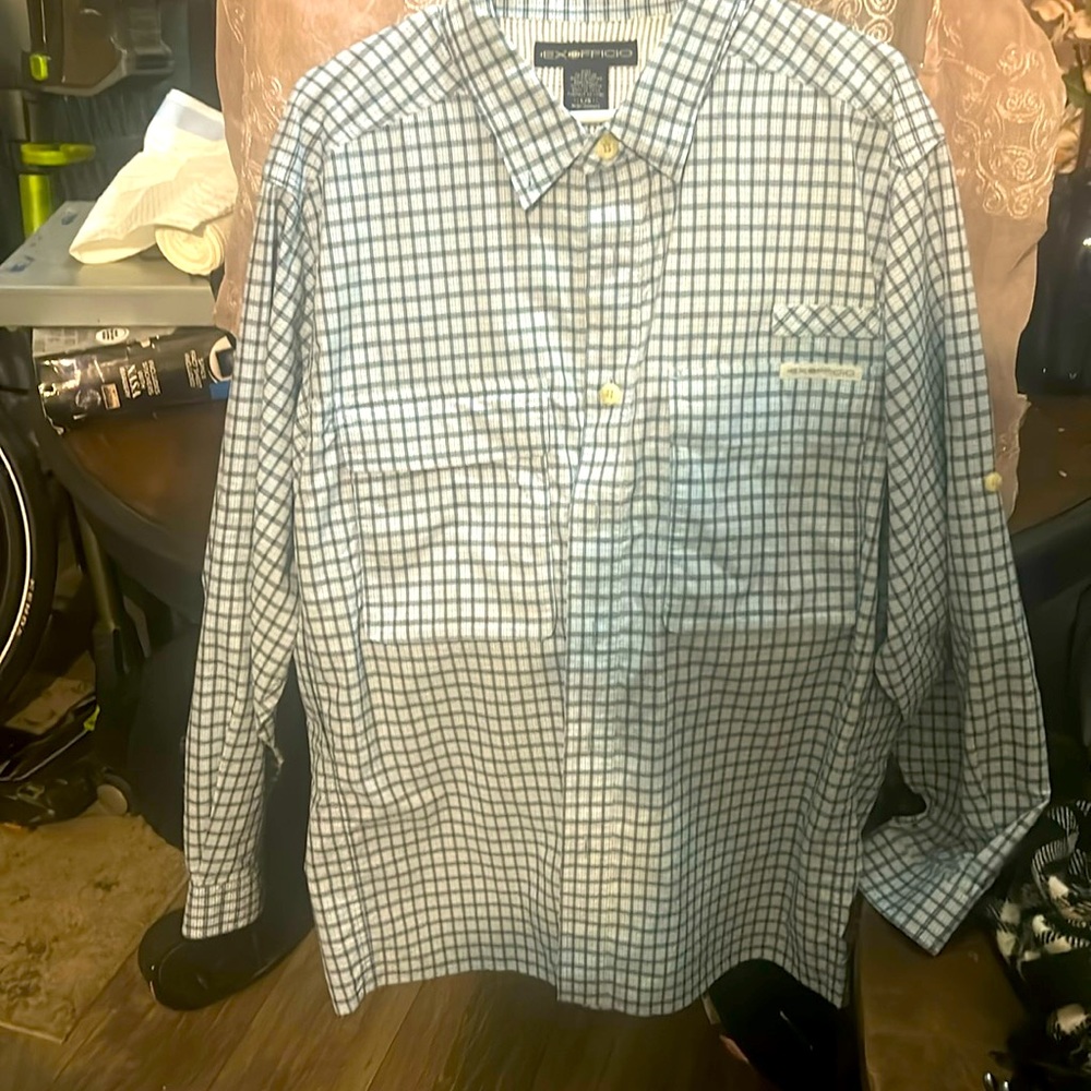 Imen’s  large long sleeve button up shirt made by EXOFFICIO like new